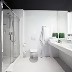 Metropolitan Hotel 4*