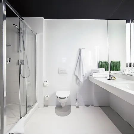 Metropolitan Hotel 4*